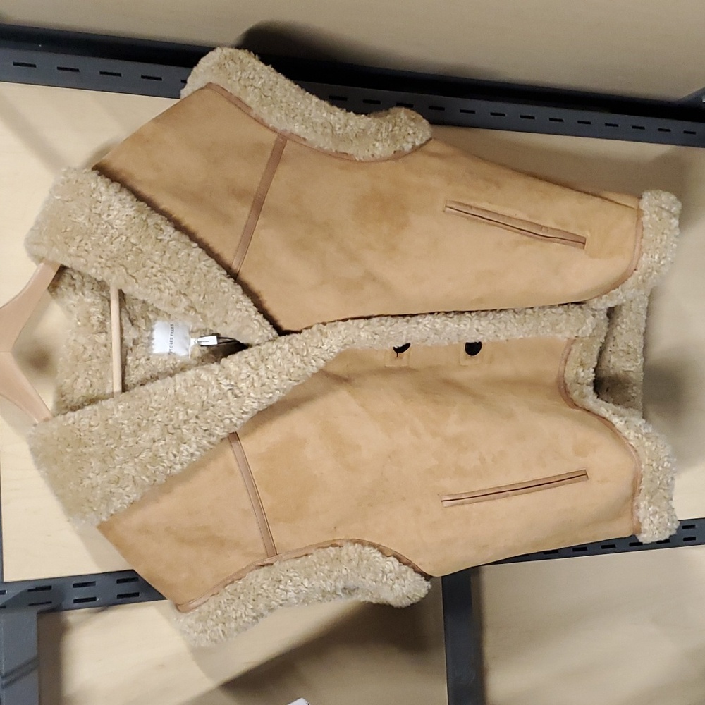 NWT Avec Les Filles Vest